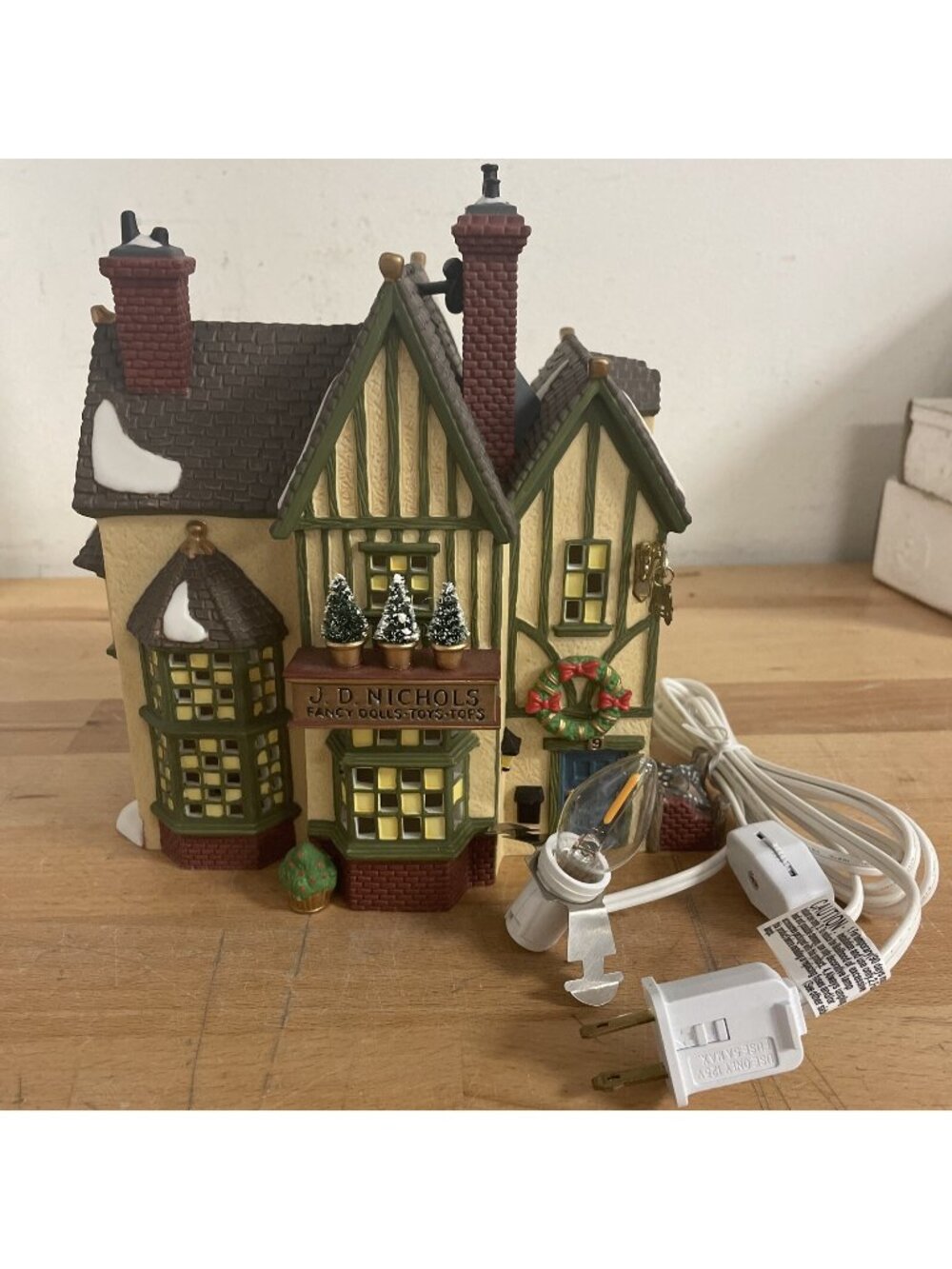Dept 56 DICKENS VILLAGE "J. D. Nichol's Toy Shop"  #5832-8. W/Box Ex Condition